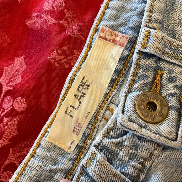 Levi’s 519 Cut Off Denim Shorts - Picture 5 of 6